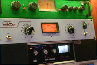 Mirror Sound's Analog Compressor Equipment